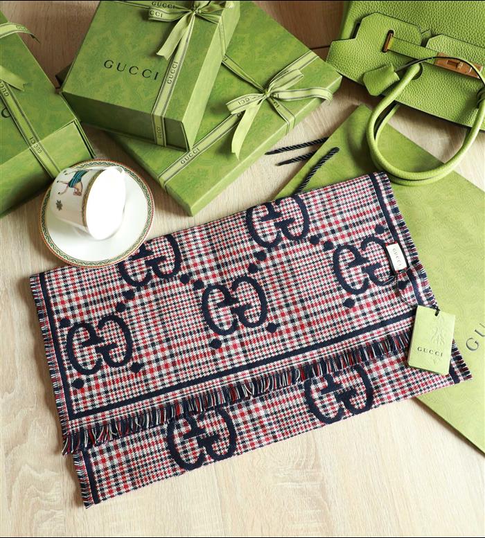 2026116111638740 380